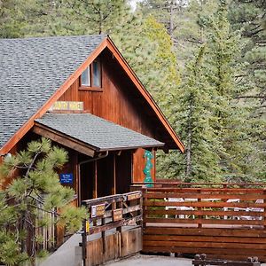 Idyllwild Camping Resort Cabin